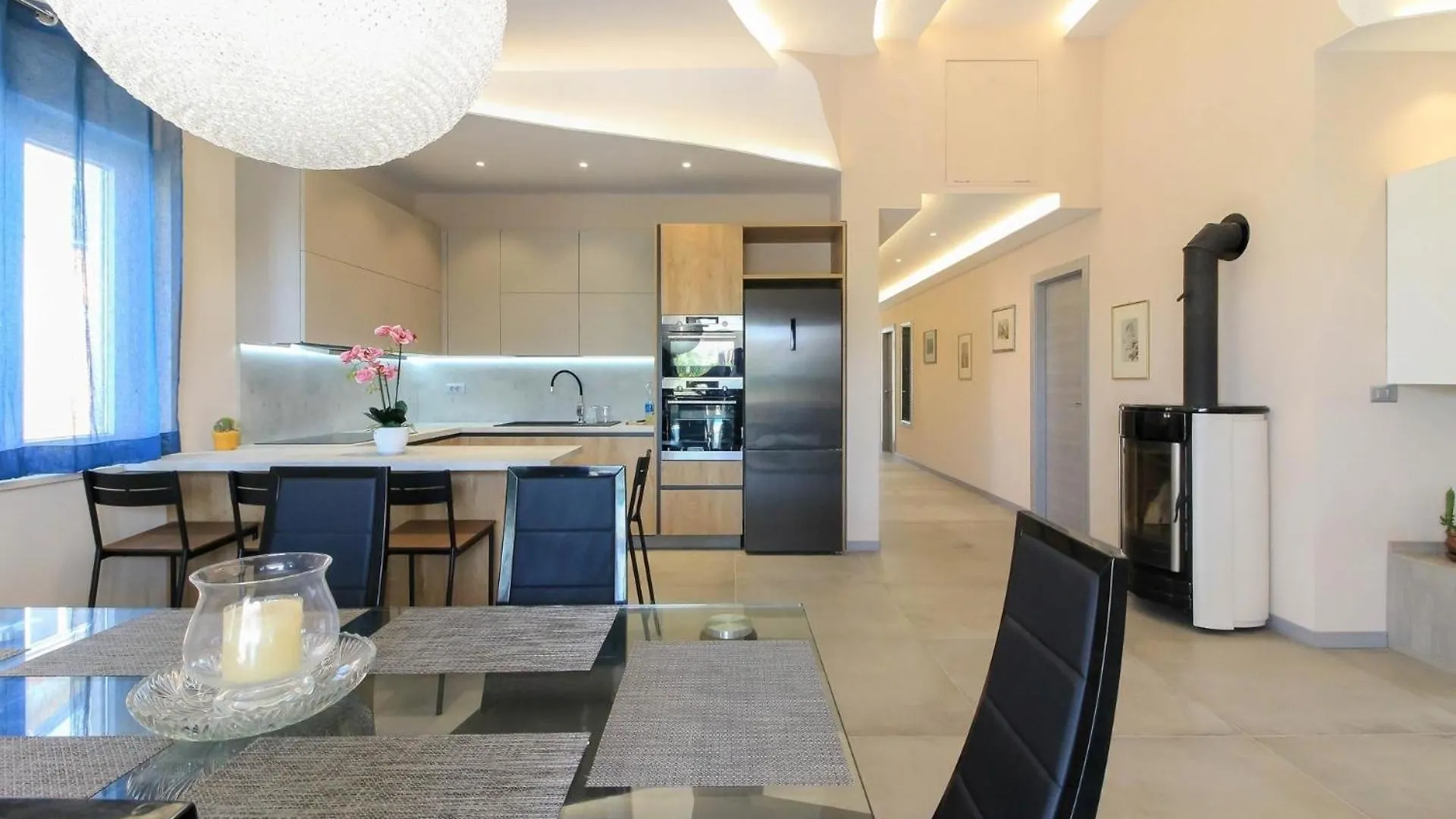 Ferienhaus Mit Privatpool Fuer 8 Personen Ca 170 Qm In Pula, Istrien Istrische Riviera 0*, Pola