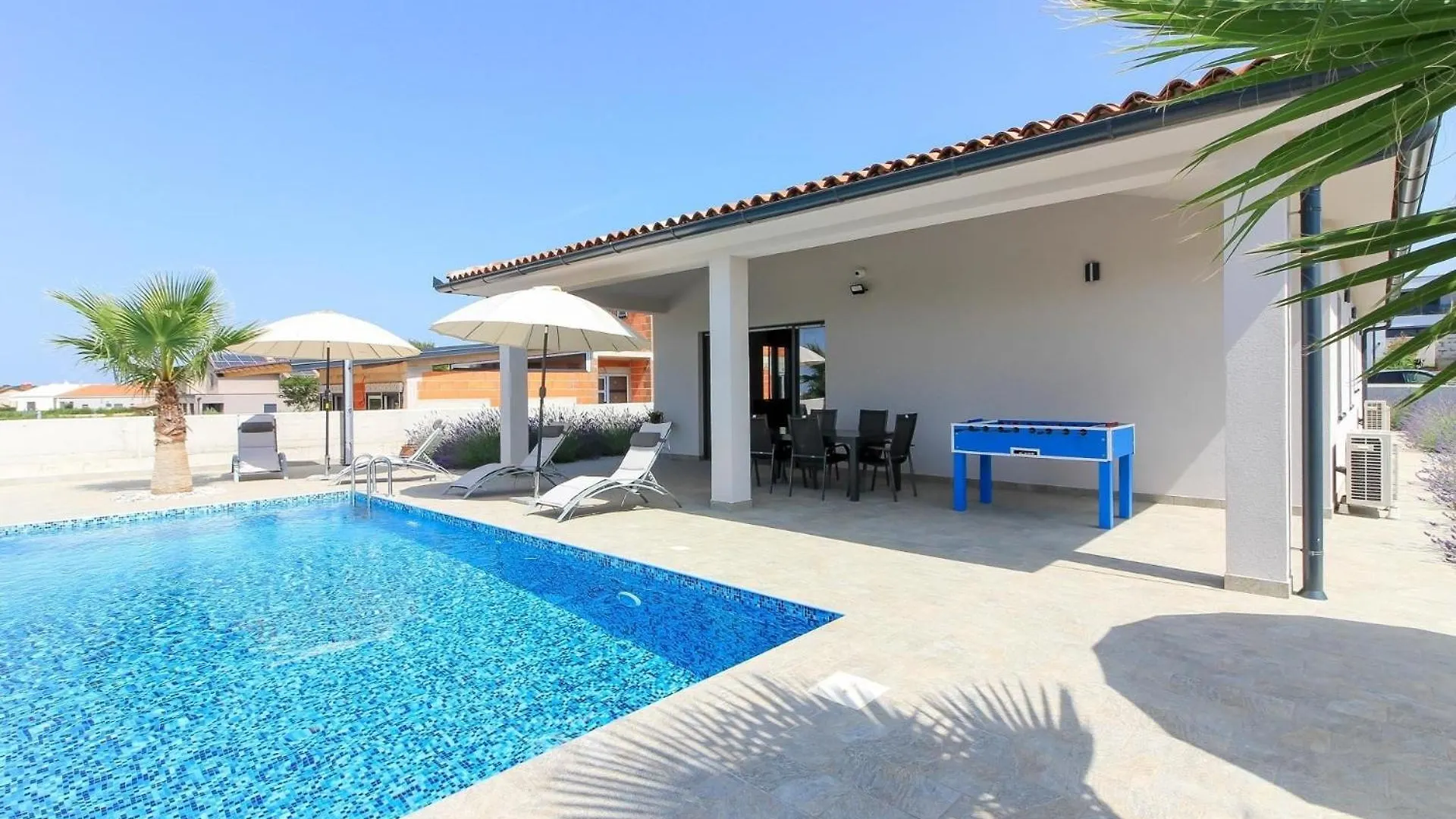 Ferienhaus Mit Privatpool Fuer 8 Personen Ca 170 Qm In Pula, Istrien Istrische Riviera 0*, Pola